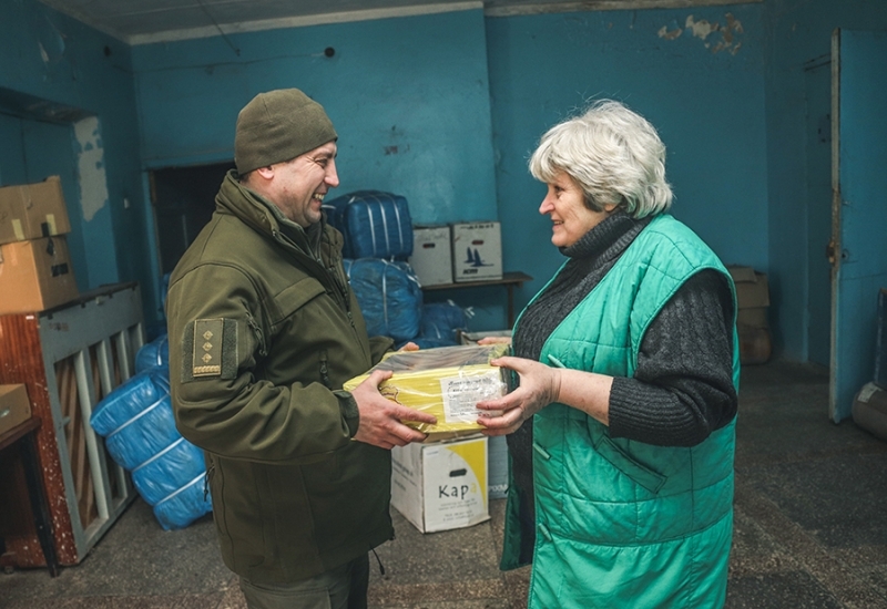 Нацгвардия доставляет 12-й международный гуманитарный груз жителям Донбасса