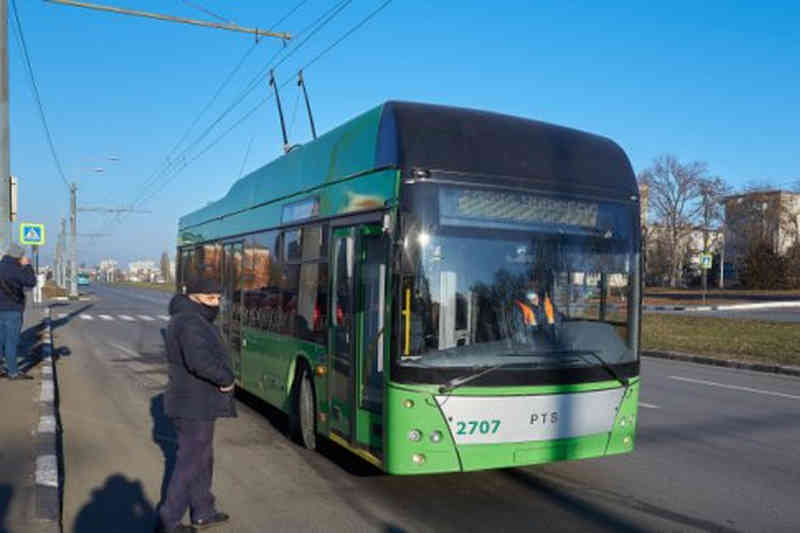 Тролейбус з автономним ходом