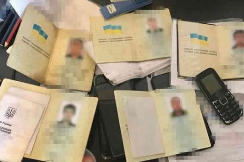 Поддельные паспорта