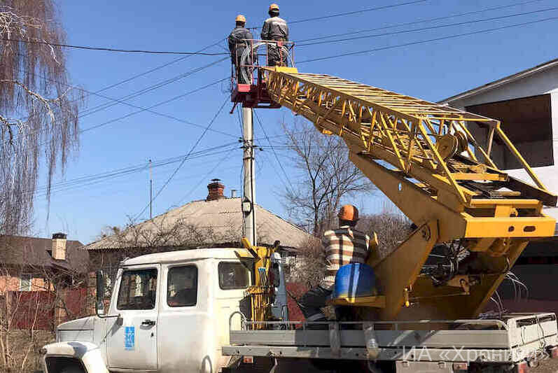 Енергетики у бронежилетах