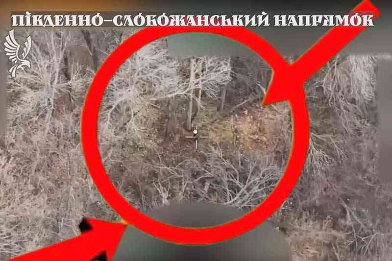 Российский захватчик пытается продвинуться в тыл наших защитников