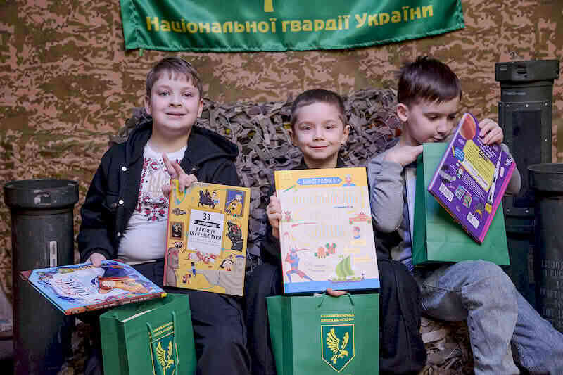 Дітям військовослужбовців 5 Слобожвнської бригади «Скіф» НГУ вручили подарунки до дня НГУ